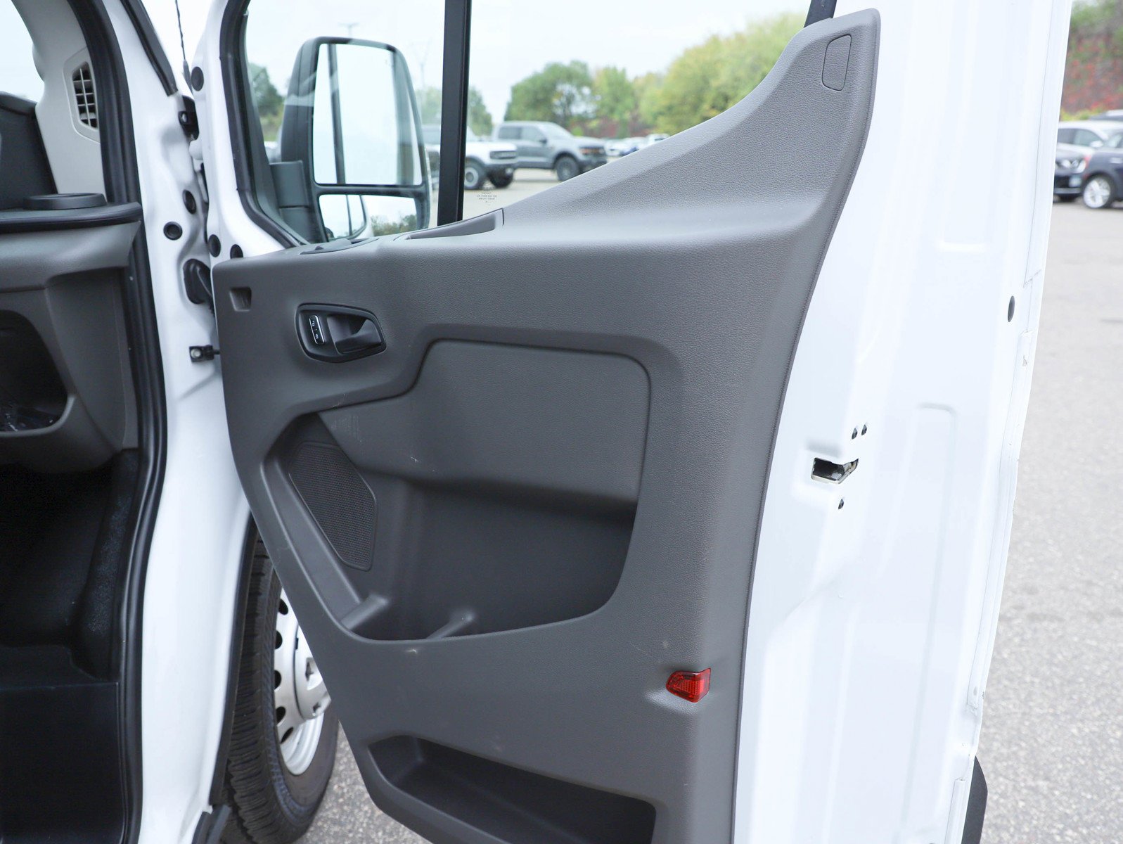Used 2024 Oxford White Ford Xlt image 9