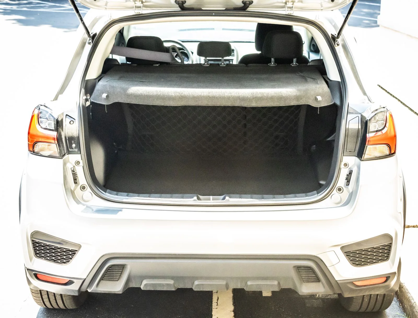 Used 2024 Gray Mitsubishi 2.0 ES image 18