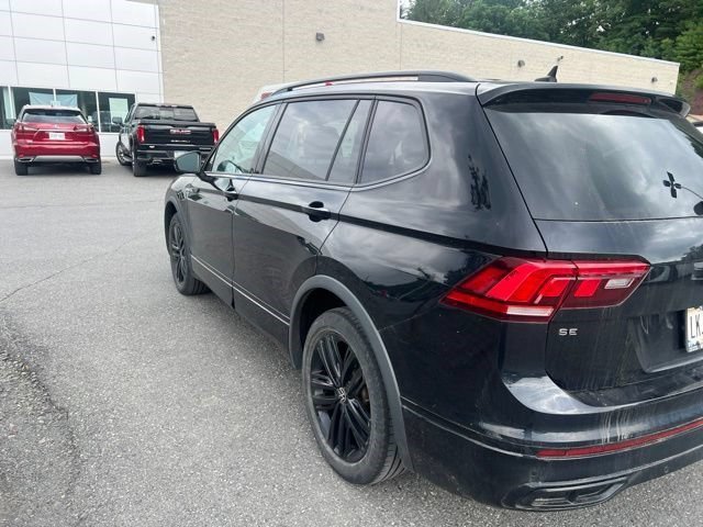 Used 2022 Deep Black Volkswagen SE R-Line Black image 23