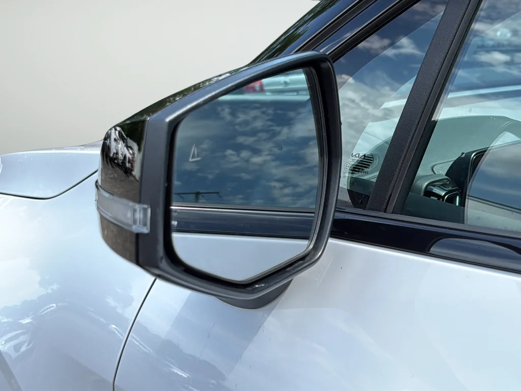 Used 2024 White Kia X-Pro image 10