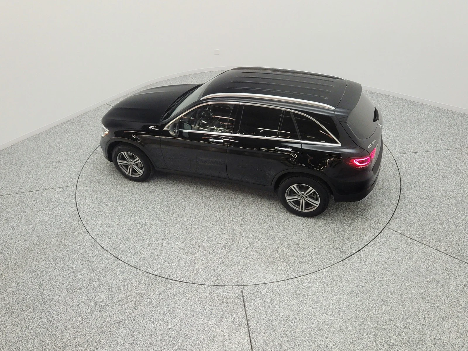 Used 2022 Black Mercedes-Benz GLC 300 SUV image 16