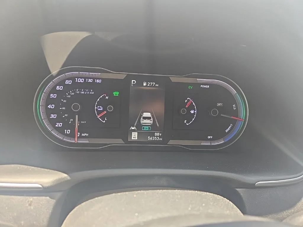 Used 2024 Silver Hyundai SEL image 13