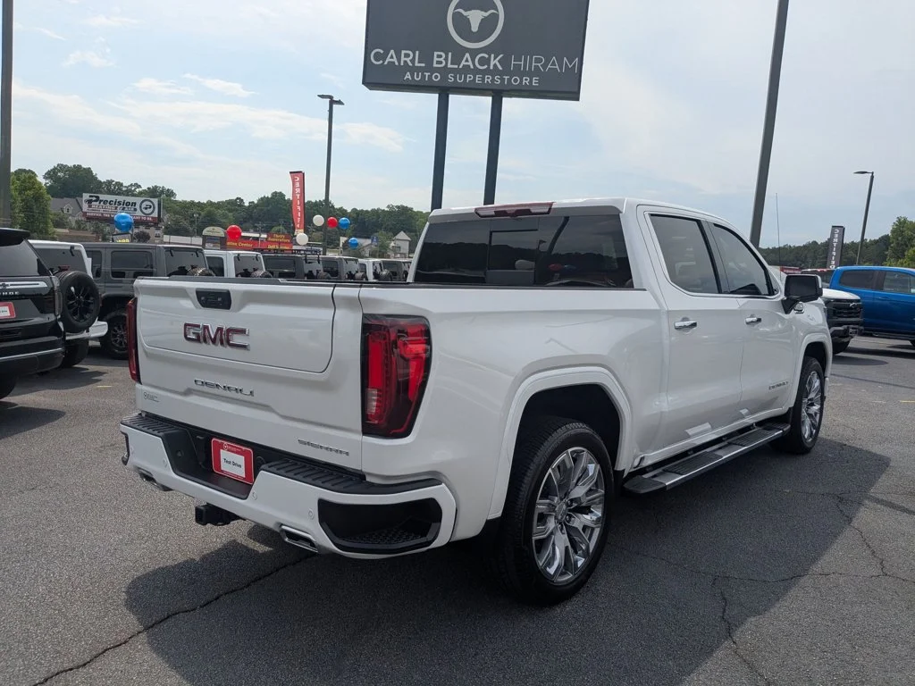 Used 2025 White Frost Tricoat GMC Denali image 5