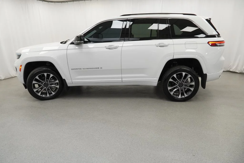 Certified Used 2023 White Jeep Overland image 15