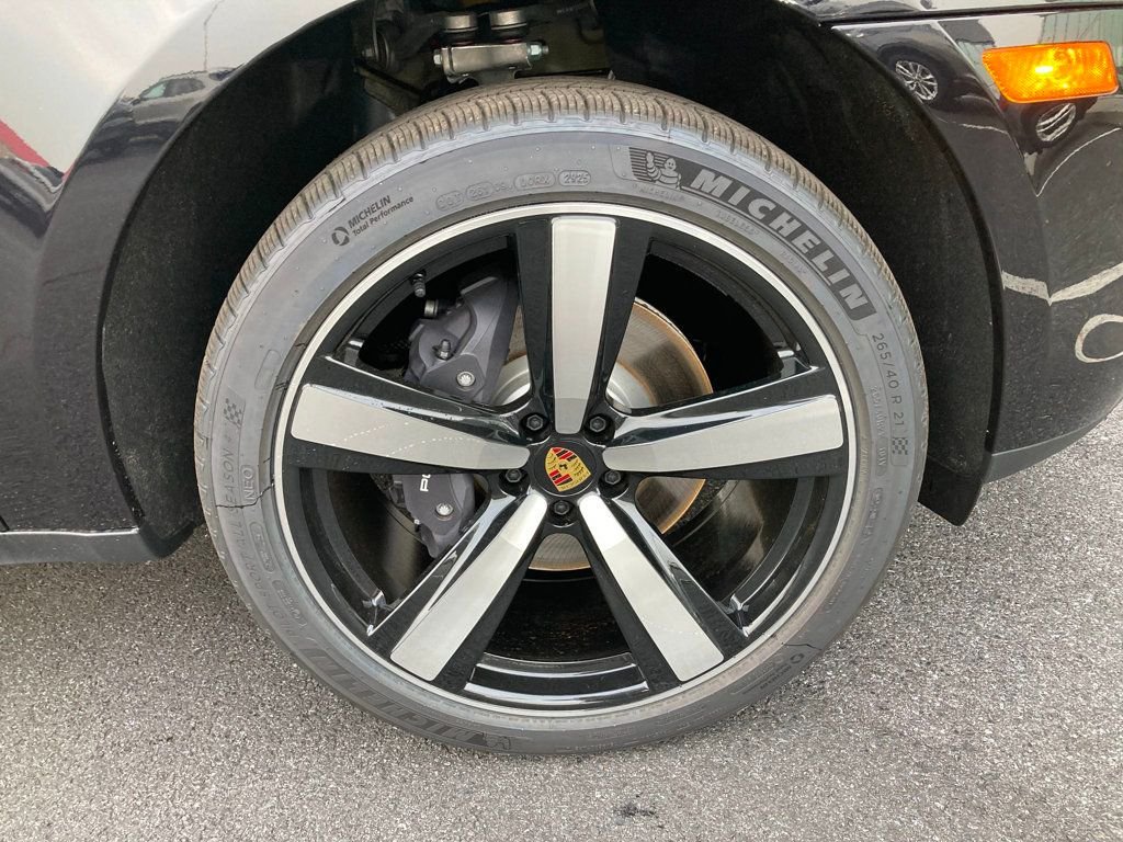 2026 Porsche Macan T - Photo 26