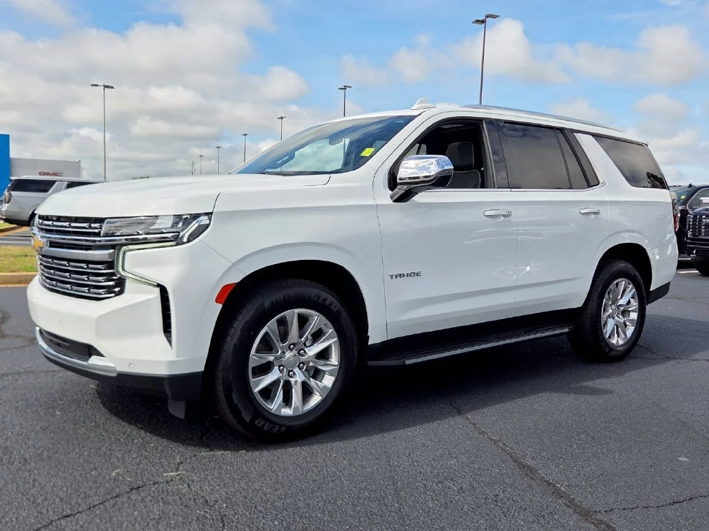 Used 2022 Summit White Chevrolet Premier image 3