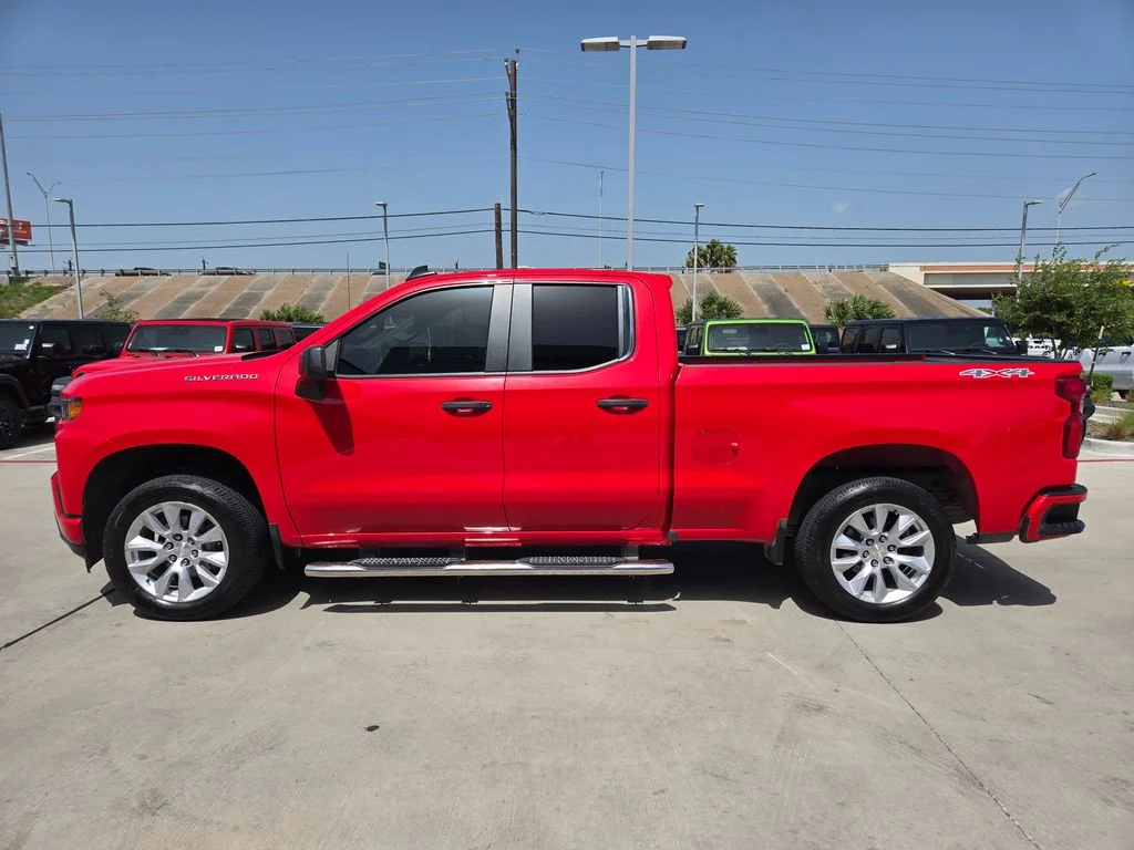 Used 2019 Red Chevrolet Custom image 6