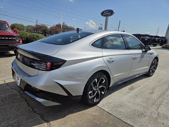 Used 2025 Aero Silver Hyundai SEL image 5
