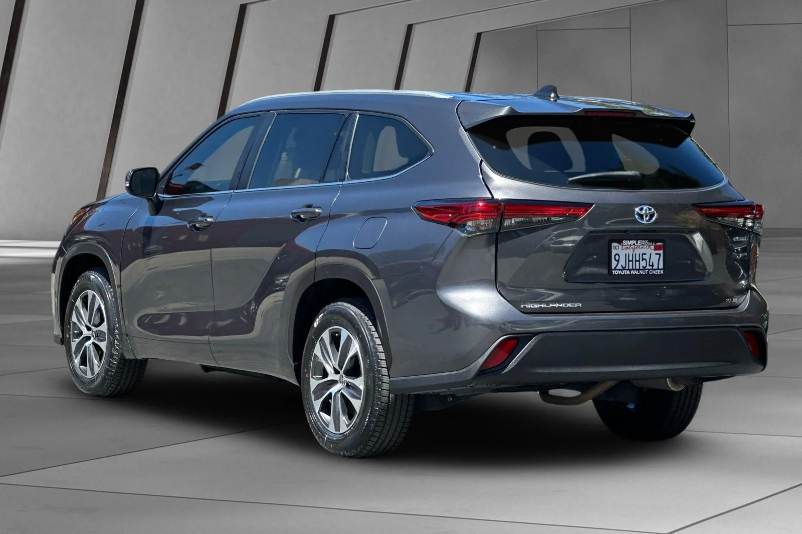 Used 2023 Gray Toyota XLE image 10