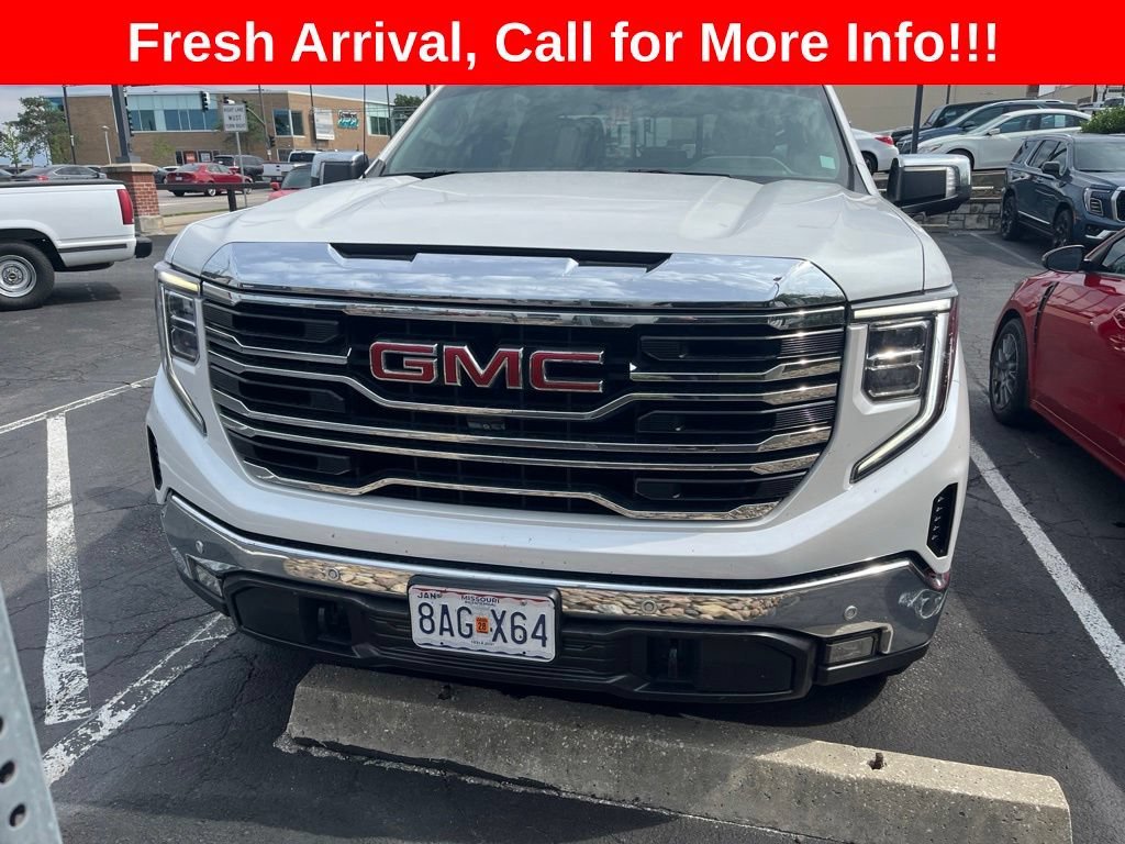 Used 2022 GMC Sierra 1500 SLT with VIN 3GTUUDEL9NG525223 for sale in Kansas City