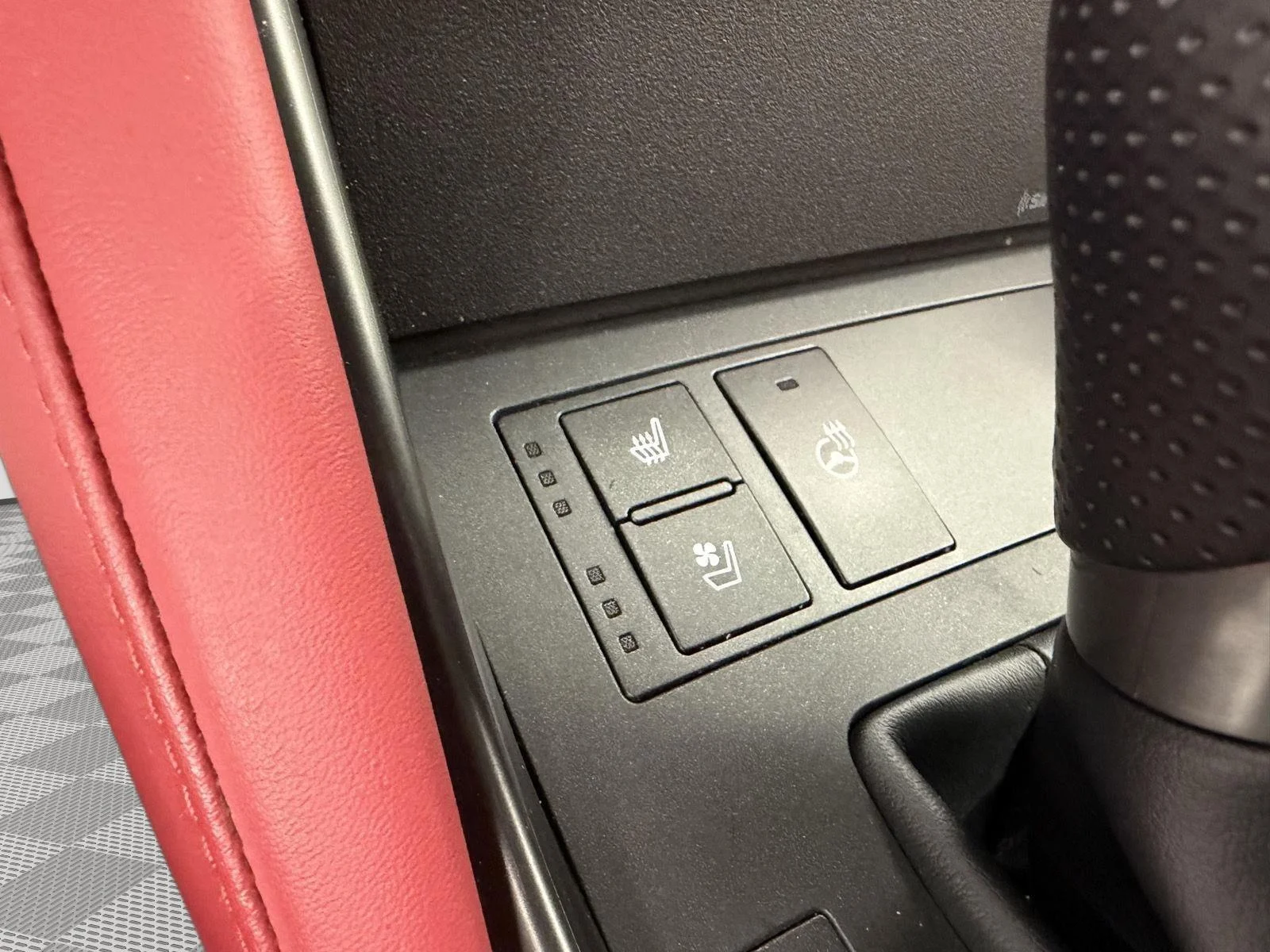 Used 2023 Iridium Lexus IS 350 F SPORT image 13