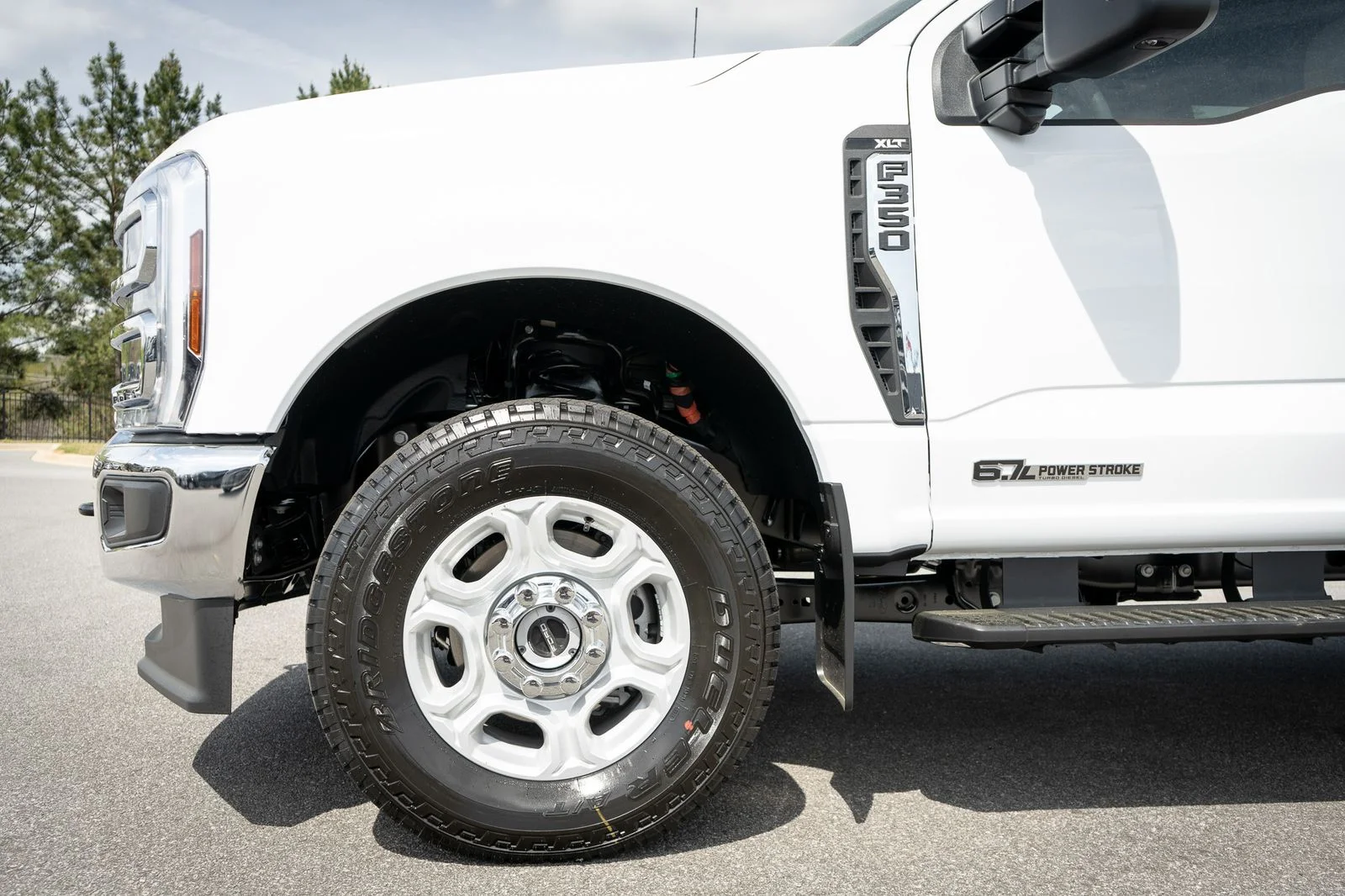New 2026 Oxford White Ford F-350® XLT image 4