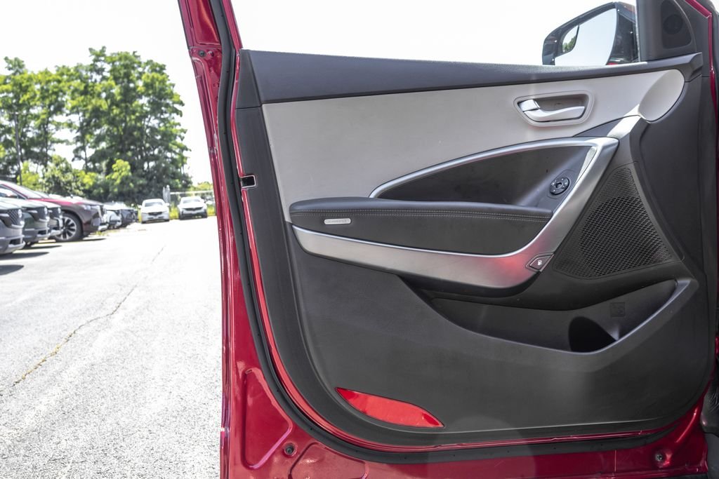 Used 2017 Red Hyundai 2.4 Base image 26