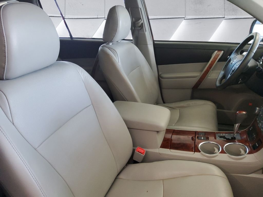 Used 2012 Red Toyota Limited image 14