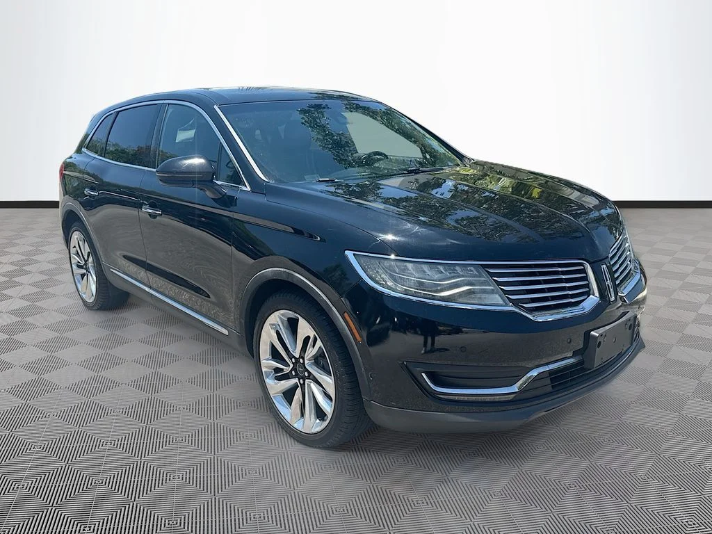 Used 2018 Black Lincoln Reserve image 4