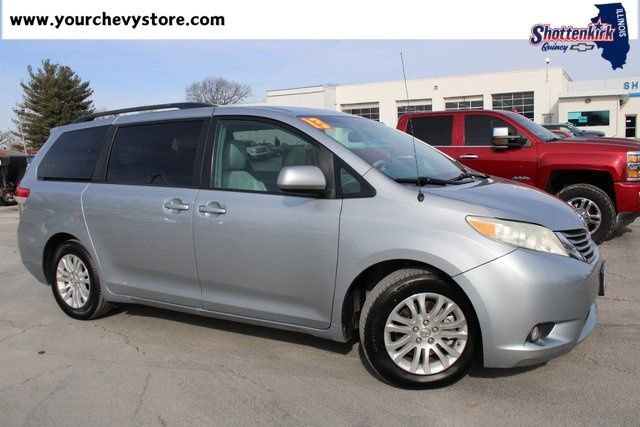 2013 Toyota Sienna XLE