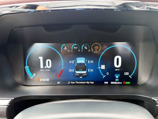 Used 2023 White Metallic Ford LARIAT image 39