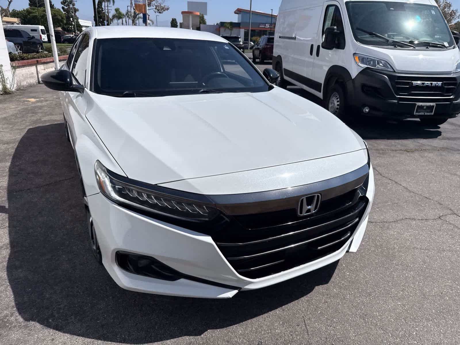 Used 2022 Platinum White Pearl Honda Sport image 7