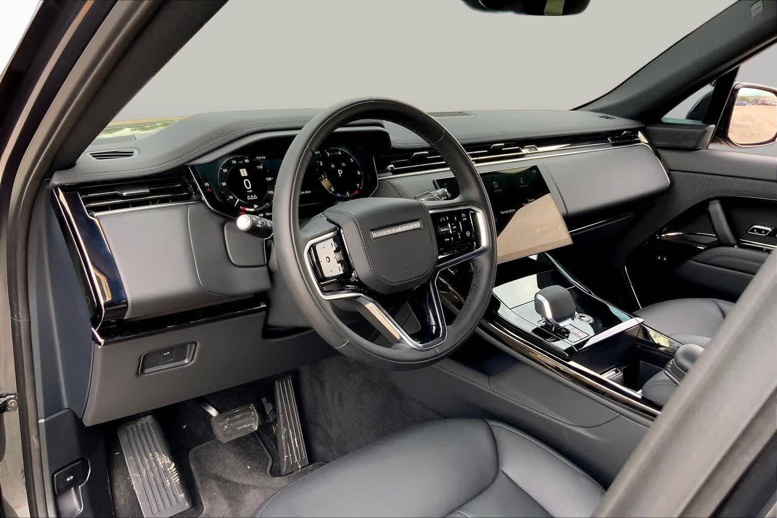 Used 2026 Carpathian Grey Premium Metallic Land Rover SE image 17