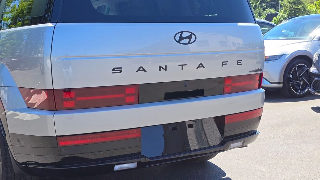 Used 2025 Shimmering Silver Hyundai Calligraphy image 13