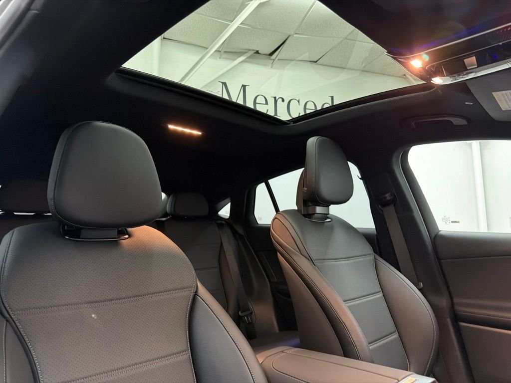 New 2026 Black Mercedes-Benz GLC 300 image 29