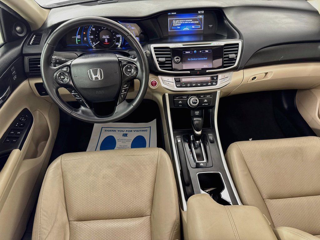 Used 2015 White Orchid Pearl Honda Touring image 28