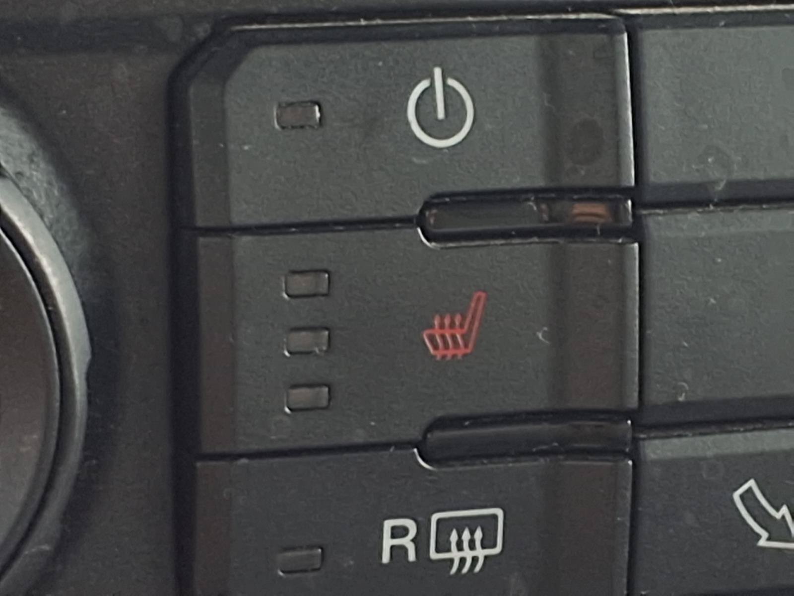 Used 2015 Magnetic Metallic Ford XLT image 3