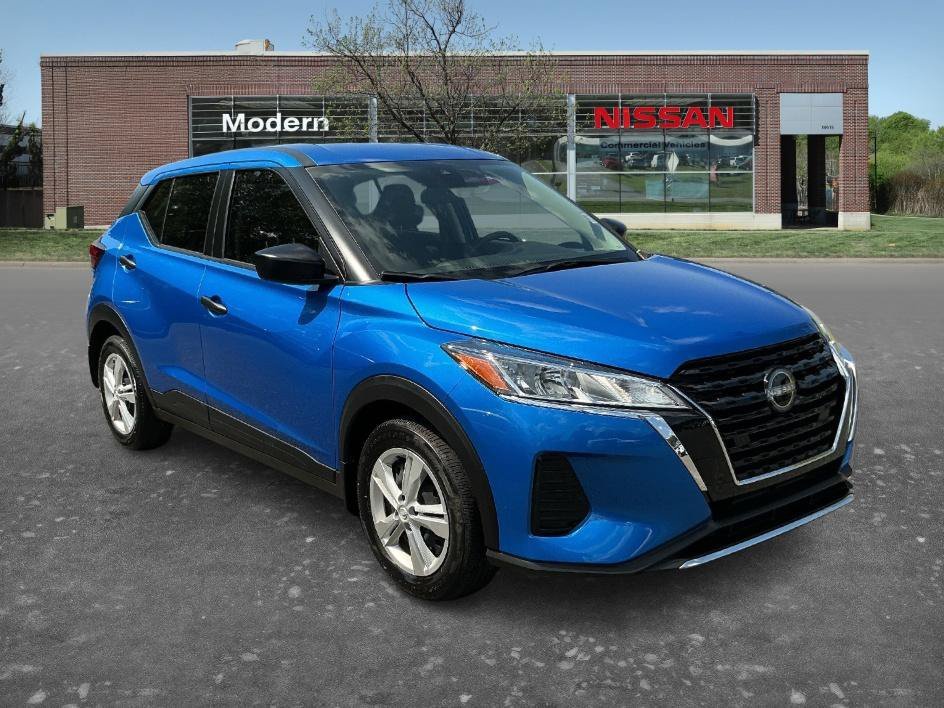 Used 2025 Electric Blue Metallic Nissan S image 5