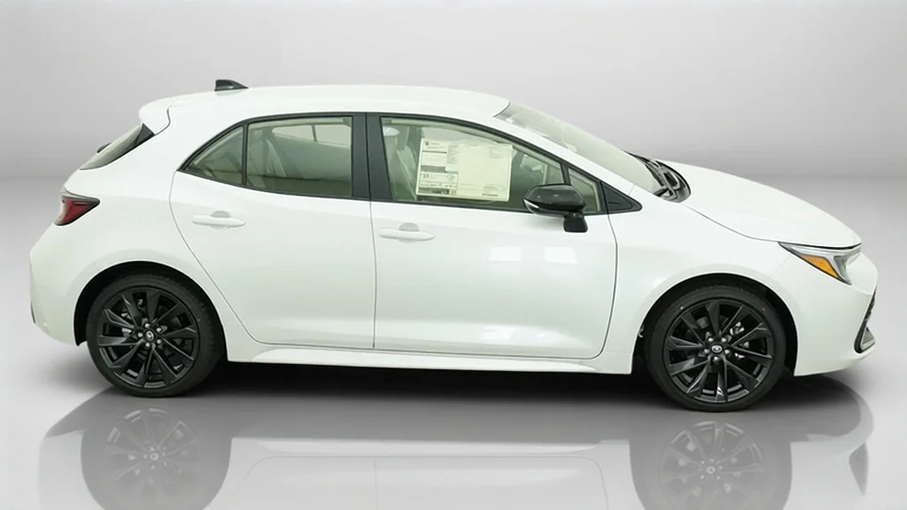 New 2027 Wind Chill Pearl Toyota XSE image 7