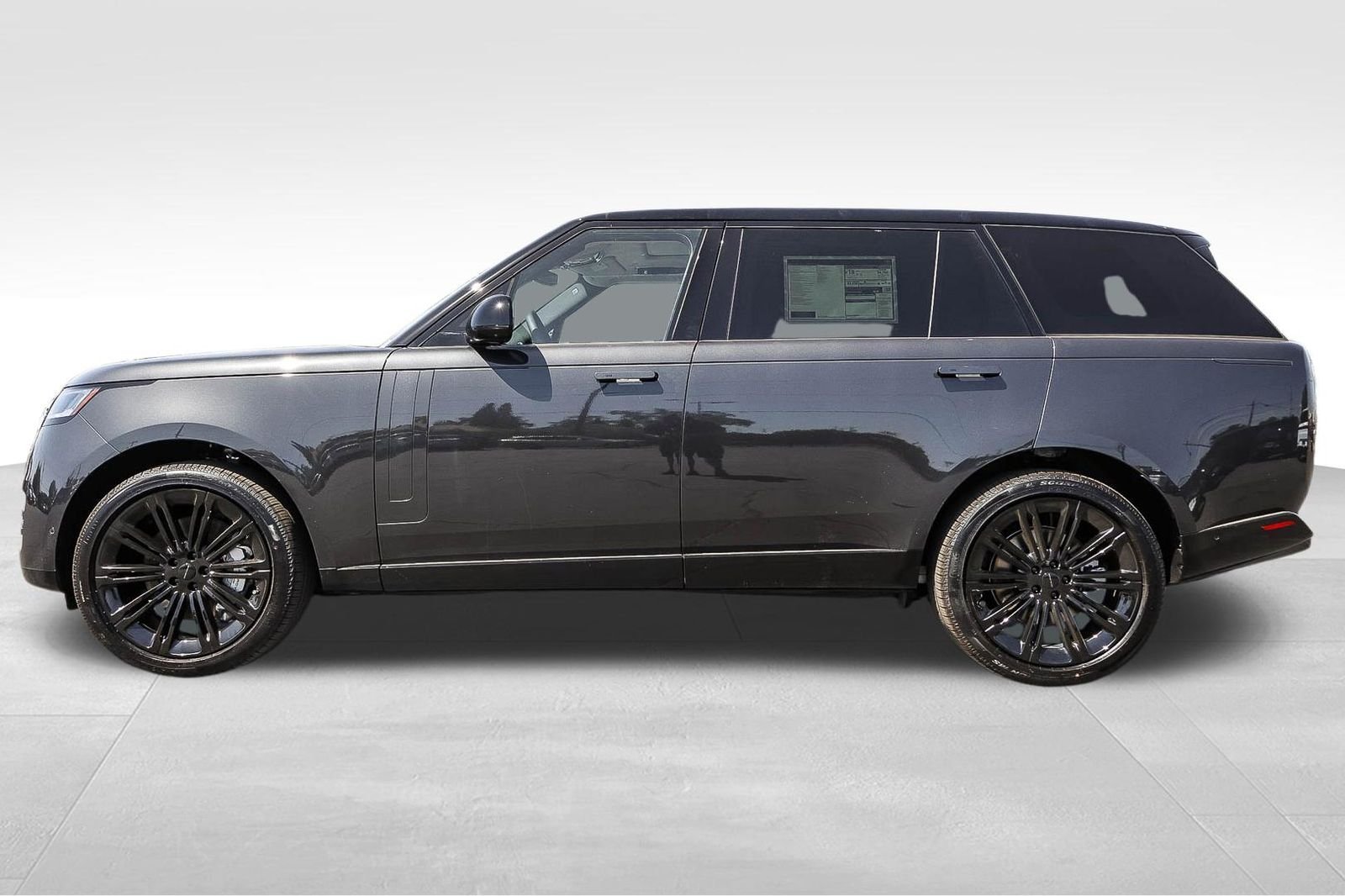 New 2026 Carpathian Grey Land Rover SE image 7