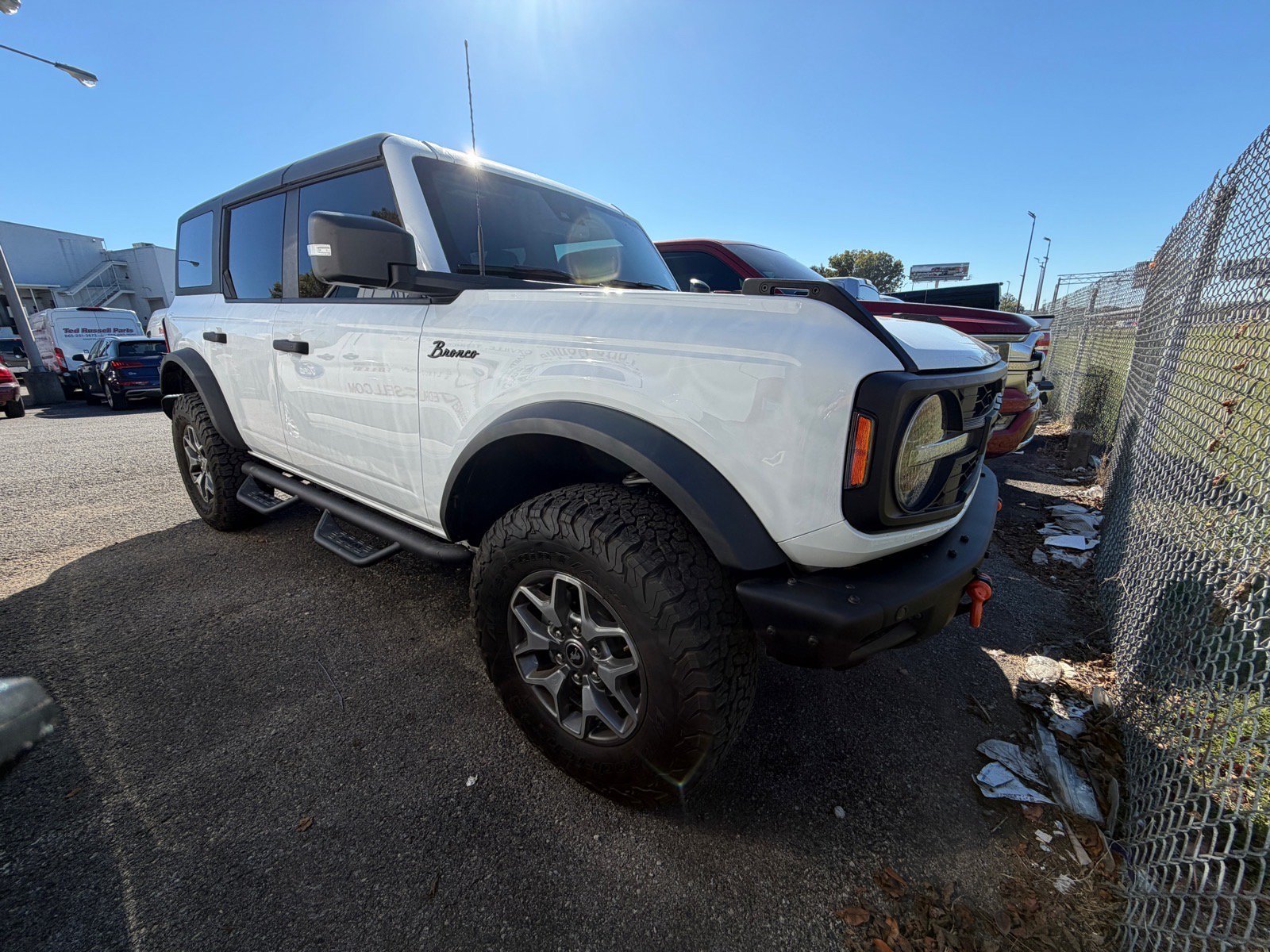 Used 2024 Oxford White Ford Badlands image 3