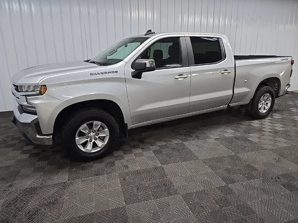 Used 2019 Silver Ice Metallic Chevrolet LT image 6