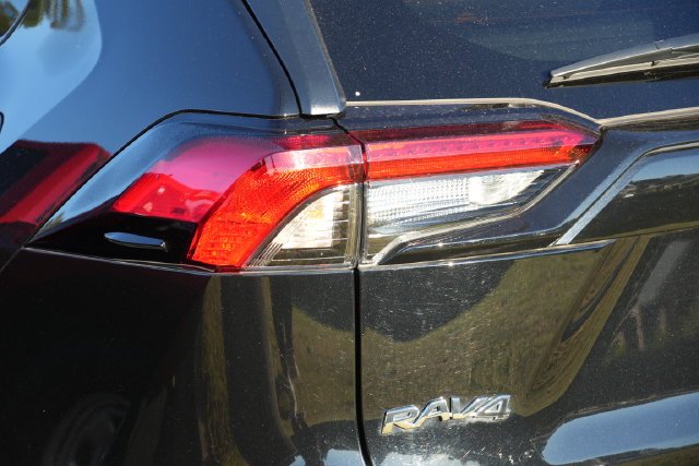 Used 2024  Toyota XLE image 15