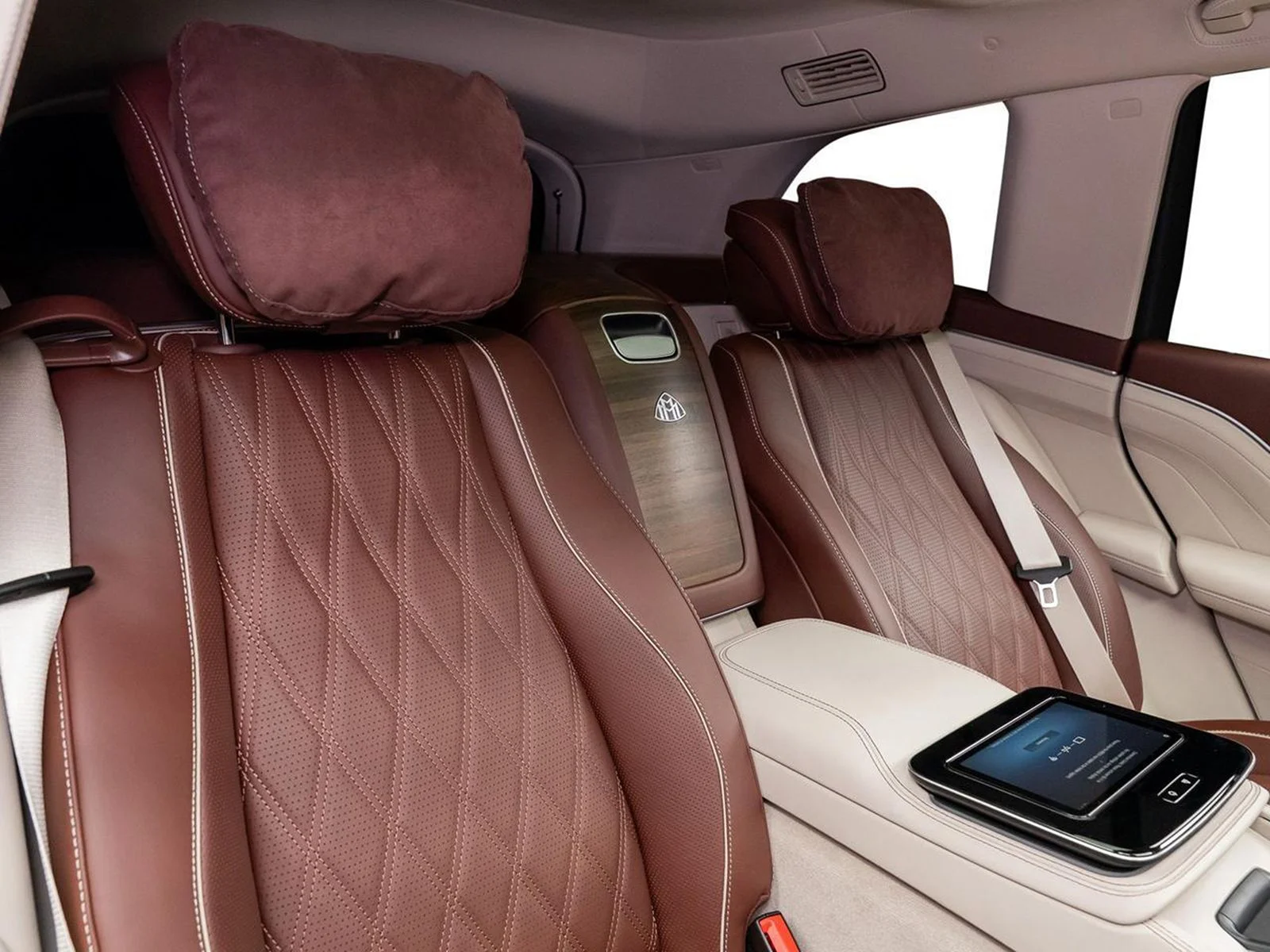 Used 2026 Black Mercedes-Benz Maybach GLS 600 image 44