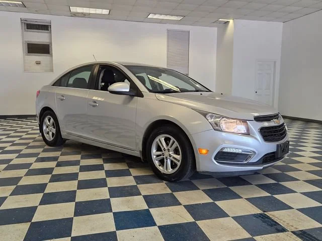 Used 2016 SILVER ICE METALLIC Chevrolet LT image 1
