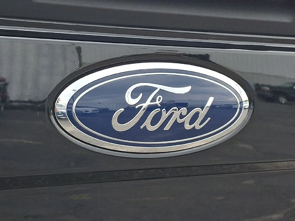 Used 2022 Black Ford LARIAT image 32