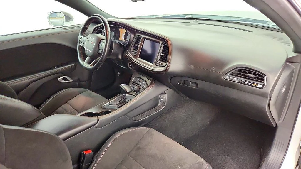 Used 2020 White Knuckle Clearcoat Dodge R/T Scat Pack 50th Ann. Widebody RWD w/ harman/kardon & Sunroof image 24