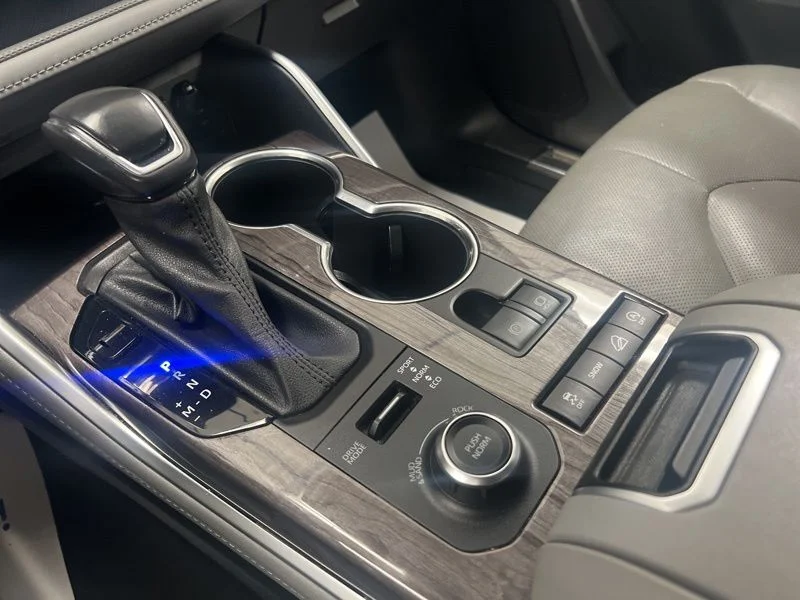 Used 2021 White Toyota Platinum image 33