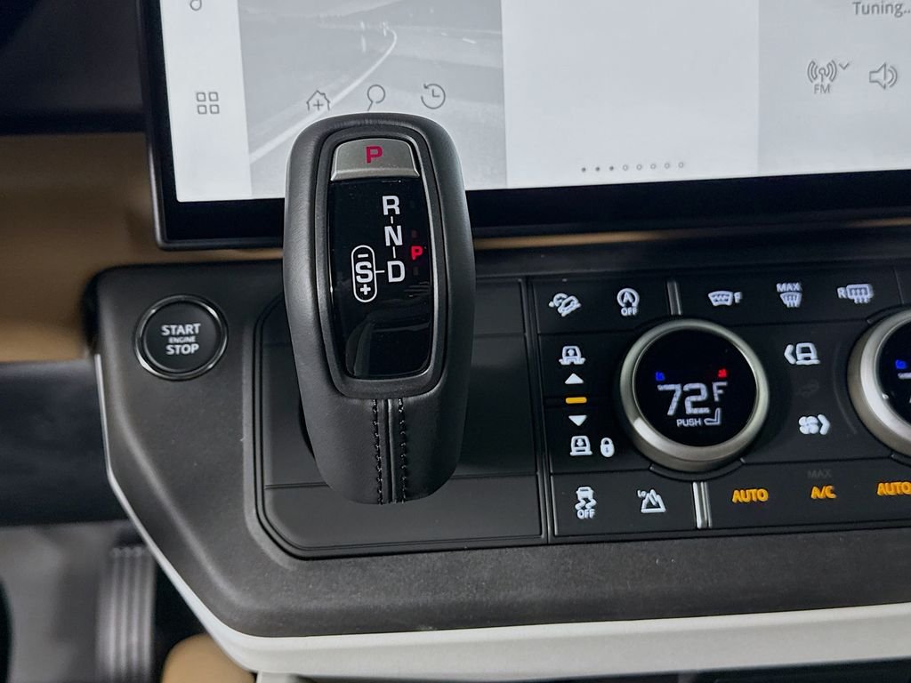 New 2026 Santorini Black Land Rover X-Dynamic SE image 16