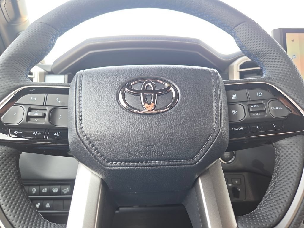 New 2026 Wind Chill Pearl Toyota Platinum image 39