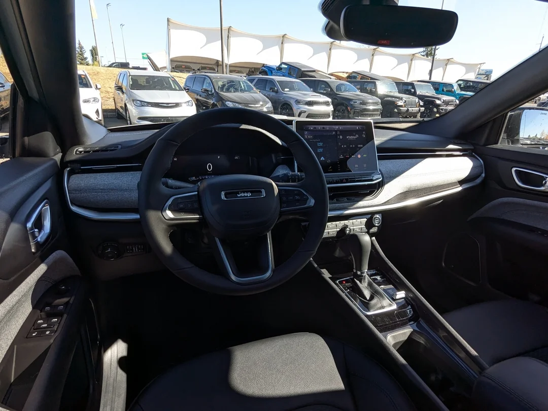 New 2026 White Jeep North - - 4x4 - Panoramic Sunroof - Alpine Audio - Adaptive Cruise - Power Liftgate & More! image 25