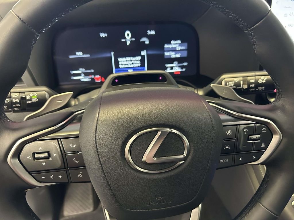 Used 2025 Green Lexus 550 Premium+ image 21