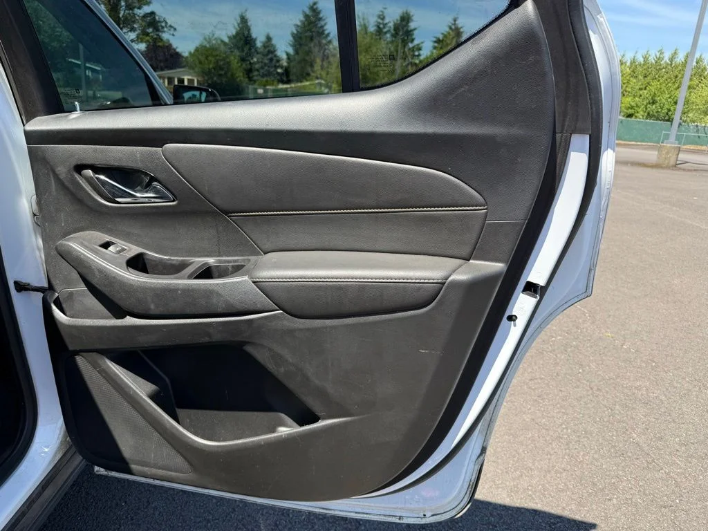 Used 2020 Summit White Chevrolet LS image 21