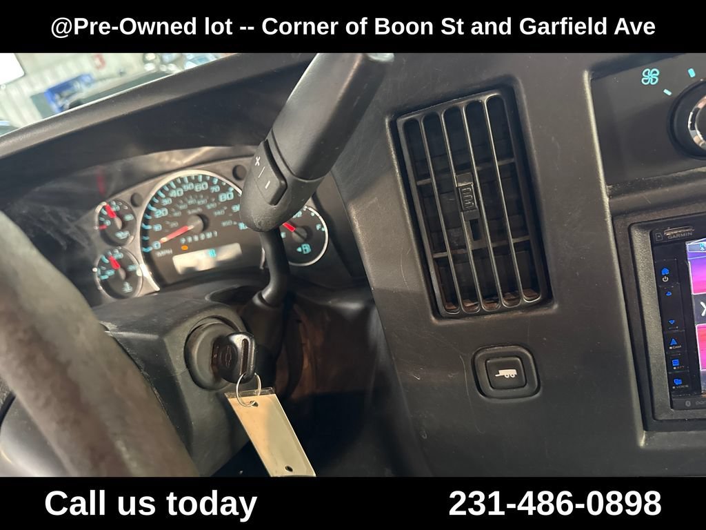 Used 2013 SUMMIT WHITE Chevrolet BASE image 25