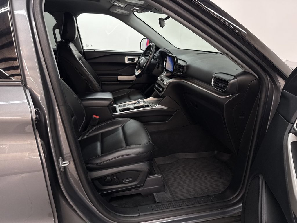 Used 2022 Gray Metallic Ford XLT image 16