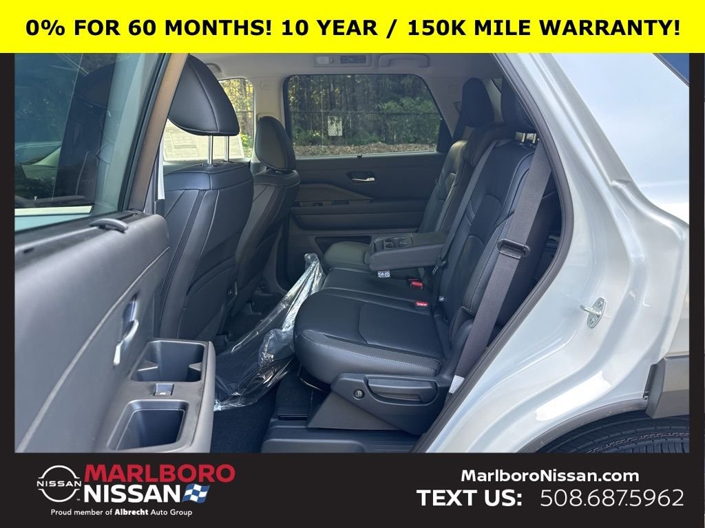 2025 Nissan Pathfinder SL - Photo 21