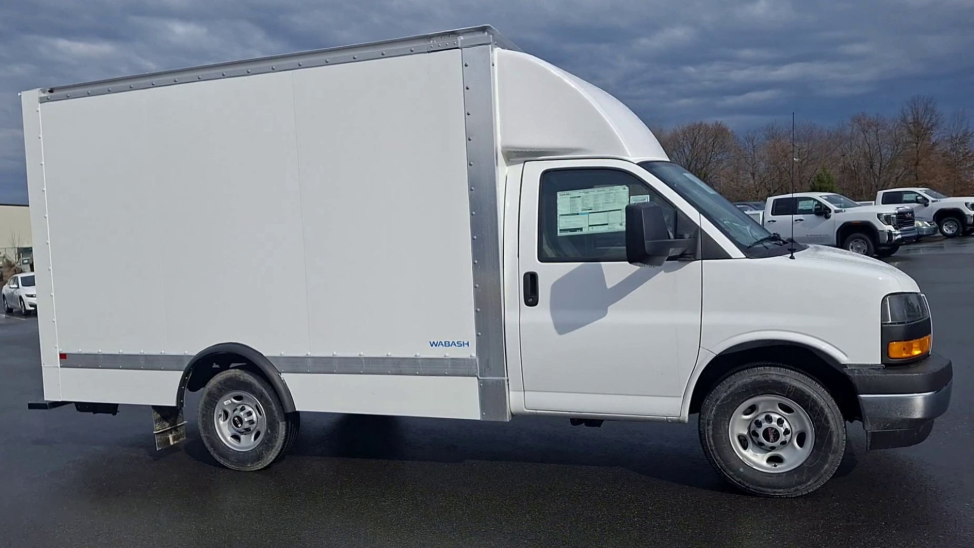 New 2025 Summit White GMC 1WT image 27