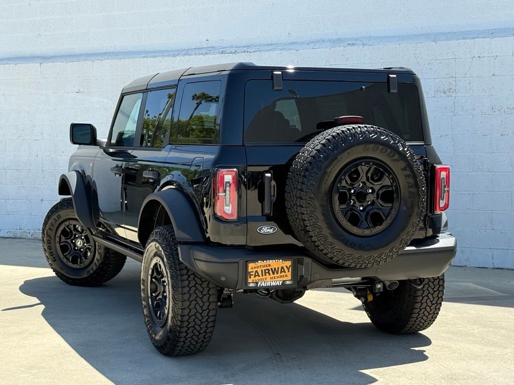 New 2026 Shadow Black Ford Badlands® image 4