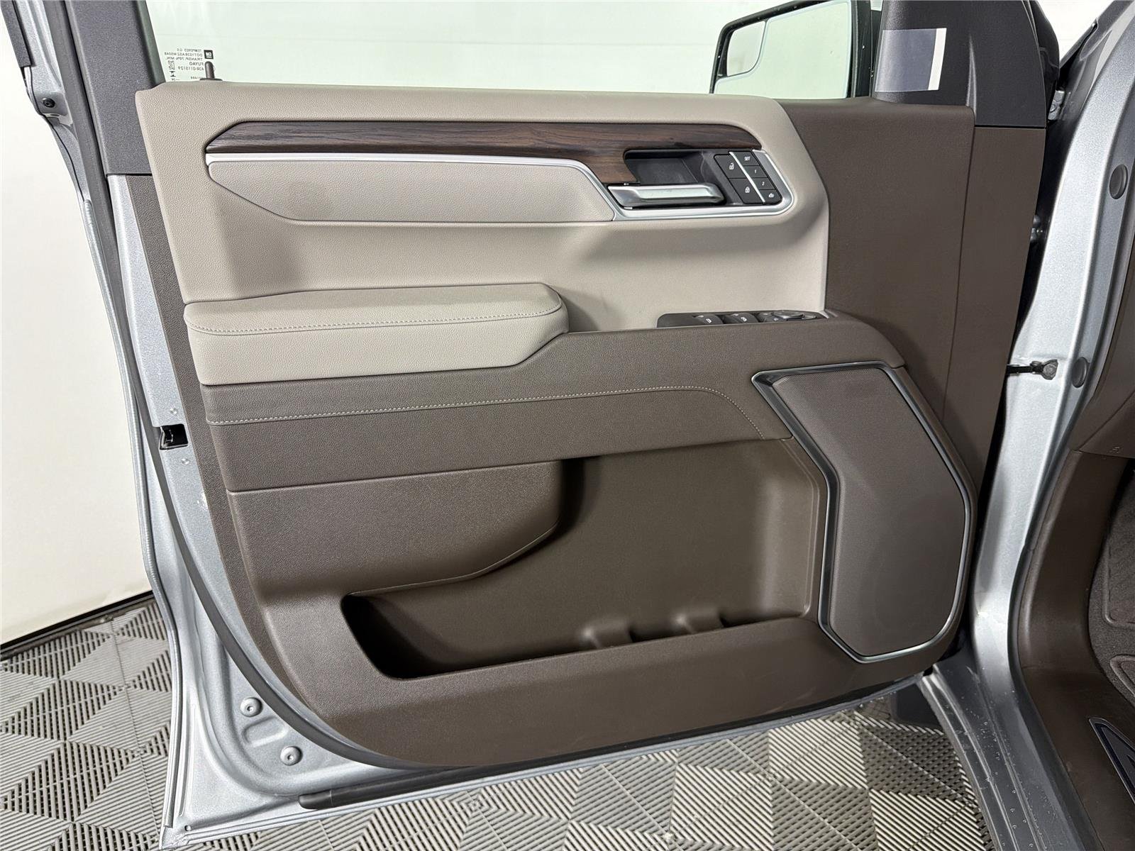 2026 GMC Sierra 1500 SLT - Photo 8