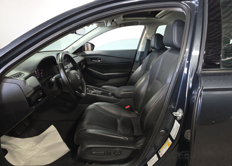 Used 2023 Gray Honda EX-L image 9